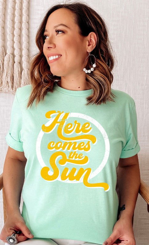 Retro Here Comes the Sun Graphic Tee T-Shirt