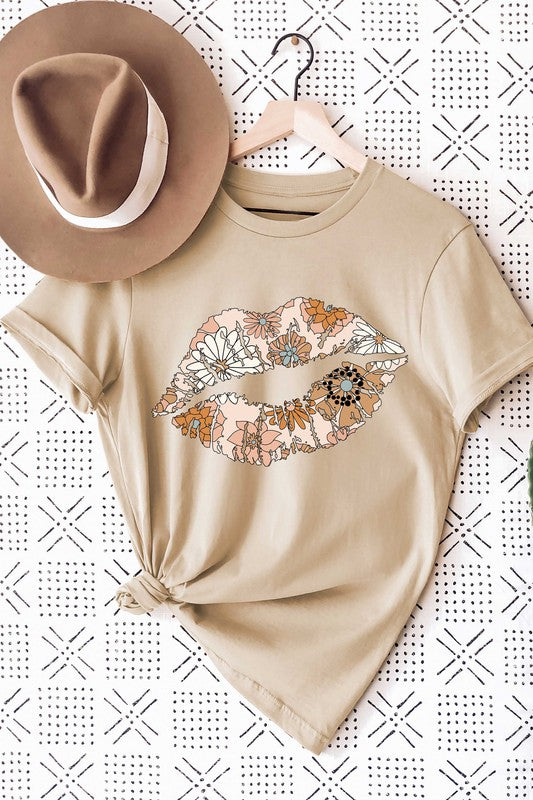 FLOWER LIPS GRAPHIC T-SHIRT