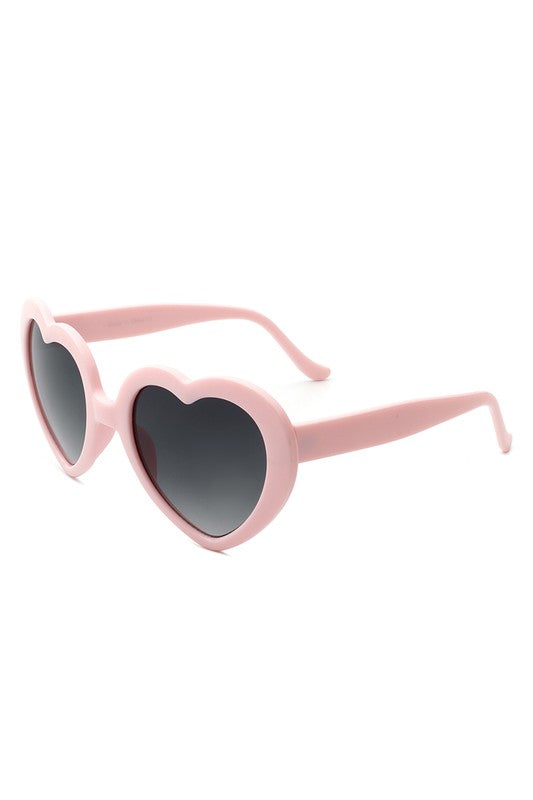 Playful Mod Clout Heart Shape Fashion Sunglasses