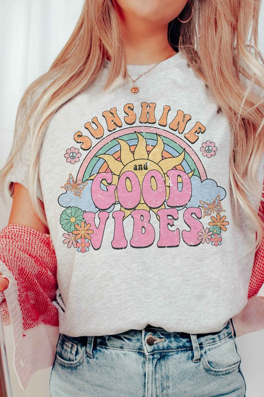 SUNSHINE AND GOOD VIBES GRAPHIC T-SHIRT