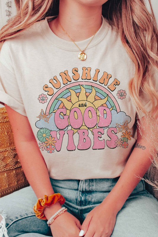 SUNSHINE AND GOOD VIBES GRAPHIC T-SHIRT