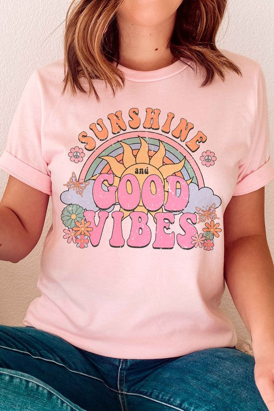 SUNSHINE AND GOOD VIBES GRAPHIC T-SHIRT