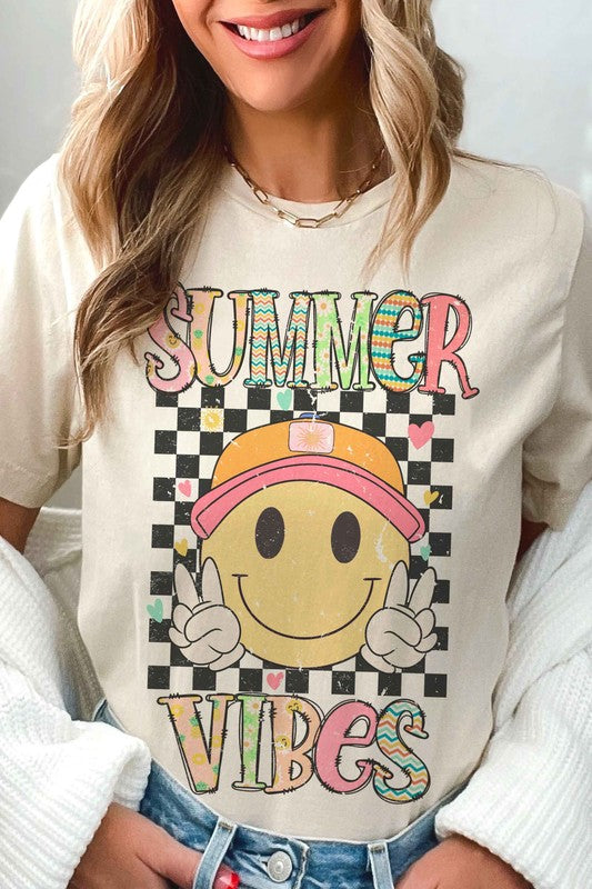 SUMMER VIBES HAPPY FACE GRAPHIC T-SHIRT