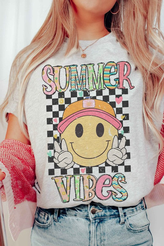 SUMMER VIBES HAPPY FACE GRAPHIC T-SHIRT