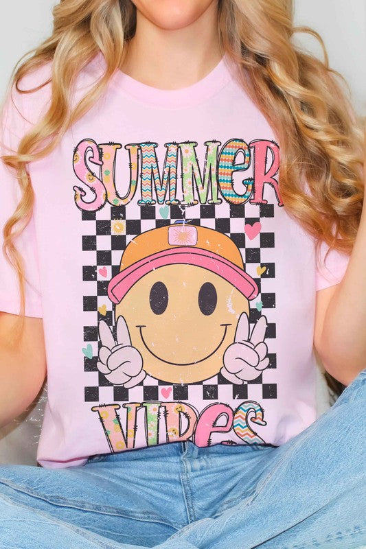 SUMMER VIBES HAPPY FACE GRAPHIC T-SHIRT