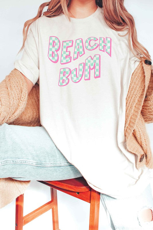 CHECKERED BEACH BUM GRAPHIC T-SHIRT