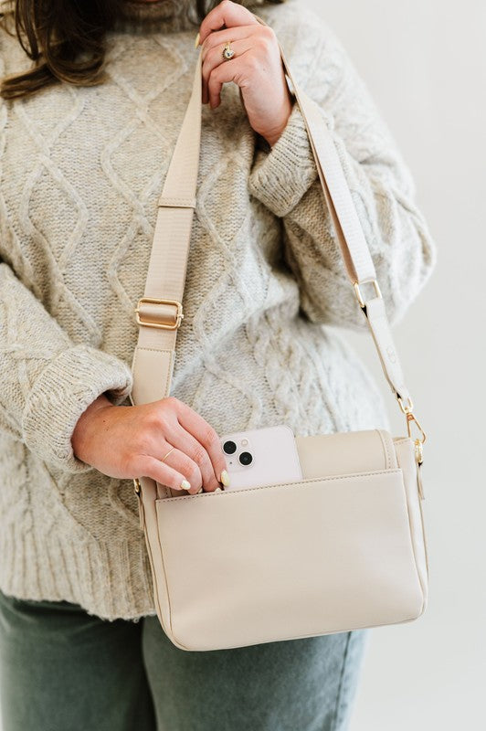 SIGNATURE CROSSBODY SHOULDER BAG WITH CARD WALLET