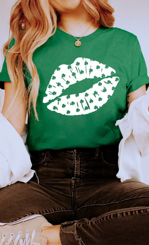 Shamrock Print Kiss PLUS SIZE Graphic Tee