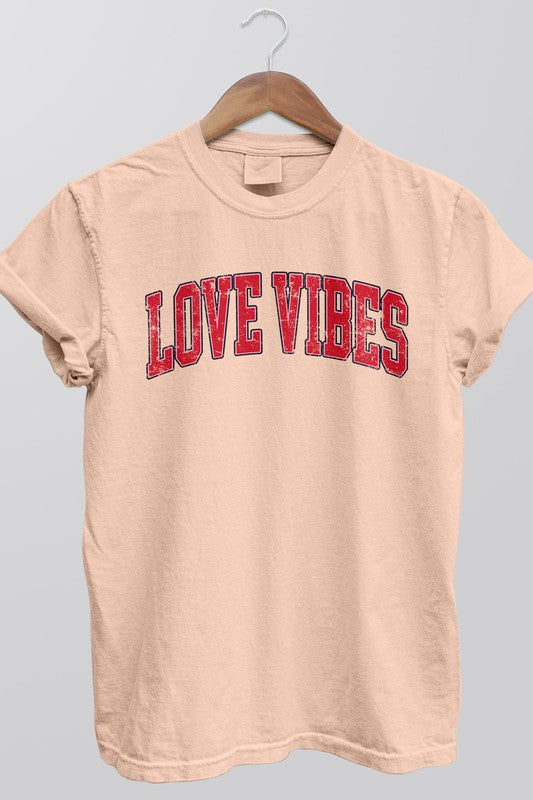 Retro Love Vibes Valentines Day, Garment Dye Tee