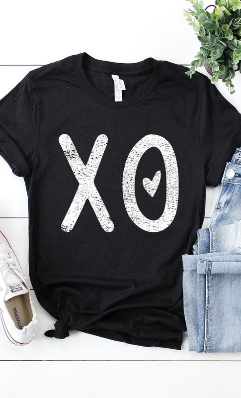 Distressed XOXO Heart Graphic Tee T-Shirt PLUS