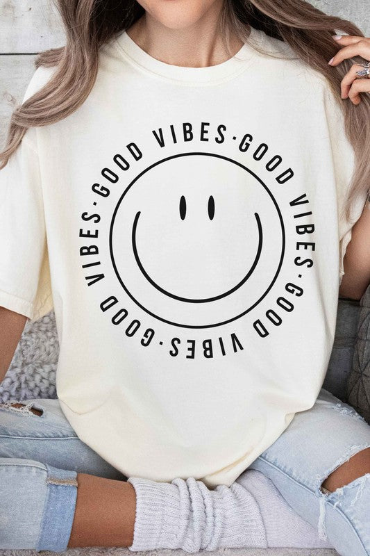 GOOD VIBES HAPPY SMILES GRAPHIC TEE