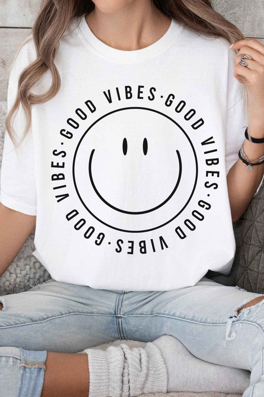 GOOD VIBES HAPPY SMILES GRAPHIC TEE