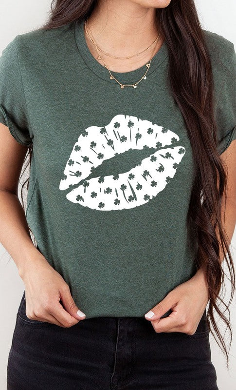 Shamrock Print Kiss PLUS SIZE Graphic Tee