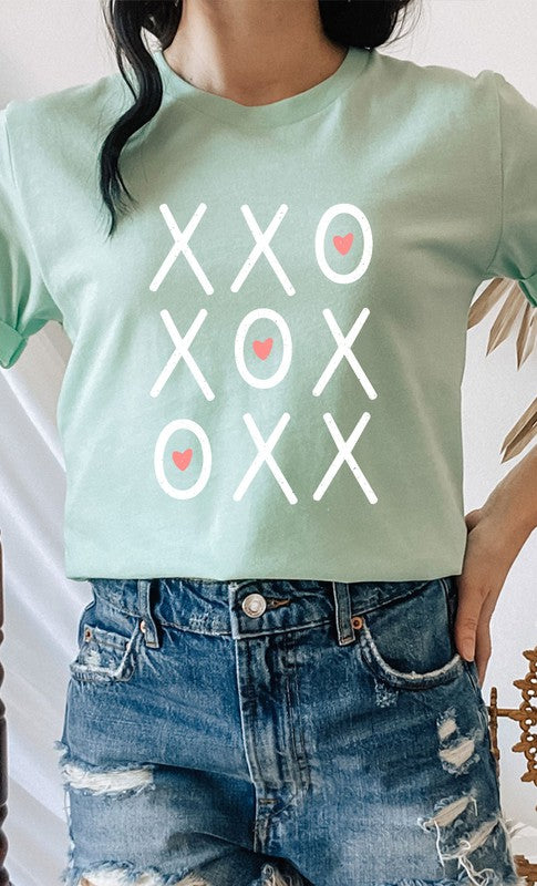 XOXO Heart Tic Tac Toe Valentines Day Graphic Tee T-Shirt