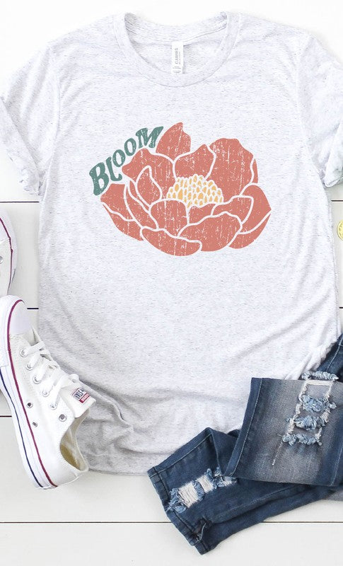 Retro Bloom Floral Graphic Tee T-Shirt PLUS