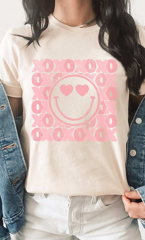 XOXO Heart Eyes Smiley Valentines PLUS Graphic Tee