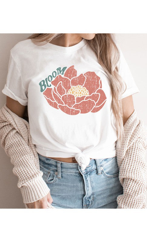 Retro Bloom Floral Graphic Tee T-Shirt PLUS