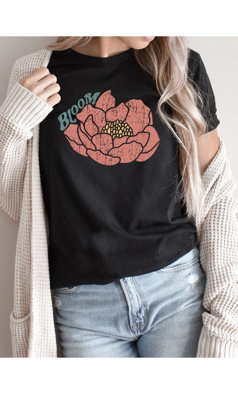 Retro Bloom Floral Graphic Tee T-Shirt PLUS