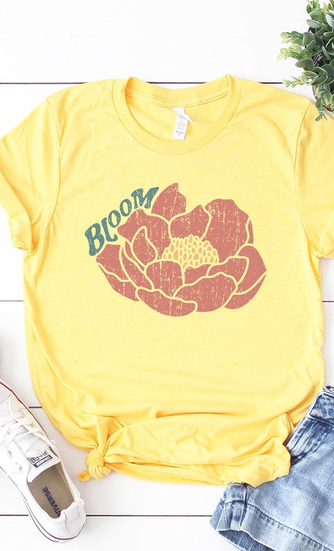 Retro Bloom Floral Graphic Tee T-Shirt PLUS