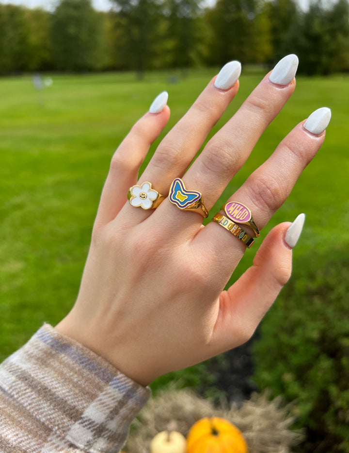 White Smiley Flower Ring